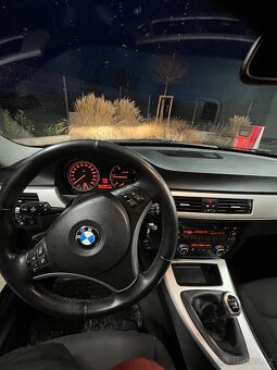 BMW e90 320d facelift - 11