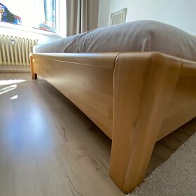Manželská postel z masivu - 200 cm x 200 cm - 11