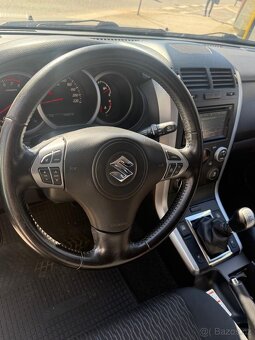 Suzuki Grand Vitara 2.4i Club benzín 124kw - 11
