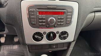 Ford Focus kombi 1.6i 74kw - možnost splátek - 11