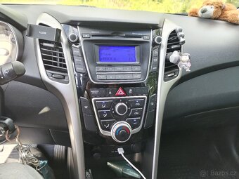Hyundai i30 1.6 CRDi STK 2/2027 - 11