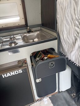 Obytná dodávka Ford transit - 11