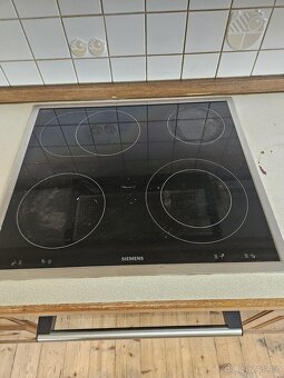 Masivní kuchyňská linka z Německa se spotřebiči - 11