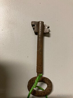 Trezor skříňový dvoudveřový za 6.000 kč - 11