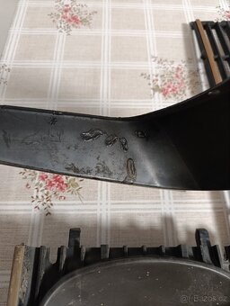 Prodám přední maska Škoda 105 120 a Fiat 125 - 11