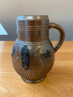 Sběratel nabízí staré keramické džbány - 11