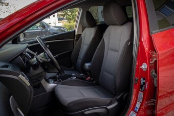 Hyundai i30 CW 1.4i MPI 16V DOHC Classic - 11