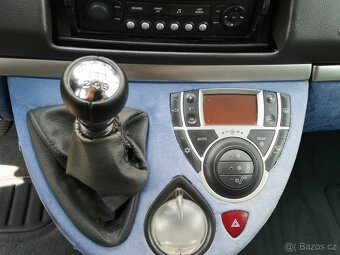 PEUGEOT 807 2.0HDi 80KW EL.DVEŘE,TAŽNÉ ZAŘ.TELEVIZE,SERVIS - 11