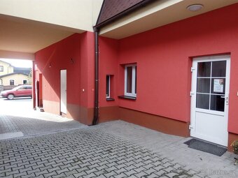 Pronájem provozovny s umyvadlem a vlastním WC - 11