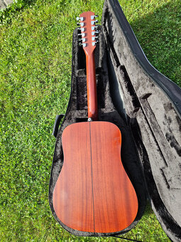 Celomasivní akustická 12 strunná kytara FURCH - 11