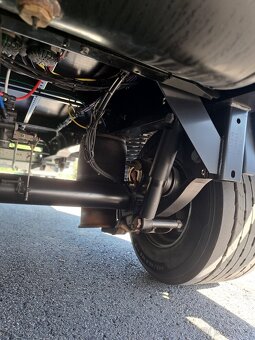 Jednoosý návěs lowdeck Krone r.v.2022. Málo jetý - 11