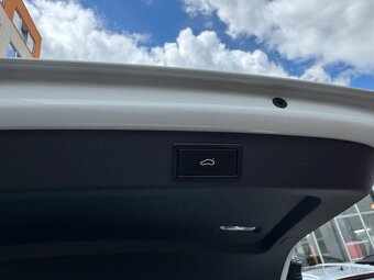 Škoda Superb 3 iV 1.4 TSI 150kW DSG L&K Tažné - Zálohováno - 11
