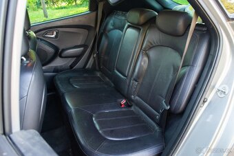 Hyundai ix35 2.0 CRDi VGT Premium 4x4 A/T - 11