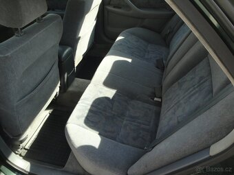 Toyota CAMRY (V2) 2.2i 96kW veterán v TOP stavu - 11