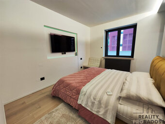 Prodej bytu 5+kk 274 m² Città Sant'Angelo, Itálie - 11