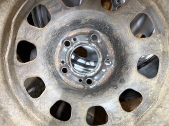 ZIMNÍ SADA DISKŮ DACIA DUSTER 6.5X16  5X114.3 ET50 215/65R16 - 11