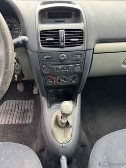 Renault Clio II 1.5 dci - 11
