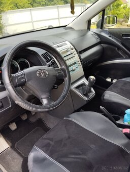 Toyota Corolla verso 2.2 - 11