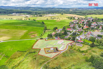 Prodej zemědělského objektu v Křižovatce s pozemkem 10428 m2 - 11