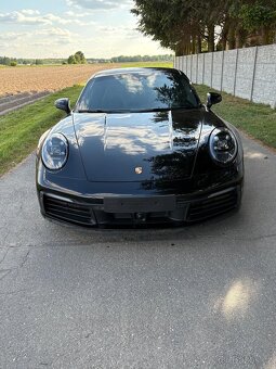 Porsche 911 Carrera 4 - 11