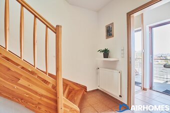 Mezonetový byt 4+kk (93.39 m²) se sdílenou zahradou (255 m²) - 11