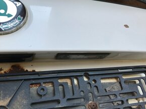 Škoda Roomster sklo pravé přední, opěrky hlavy - 11