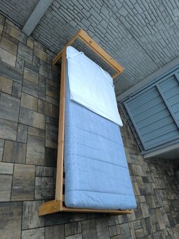 Prodám dřevěnou postel + Matrací 90cm x 200cm - 11