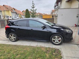 Ford Focus 2.0 EcoBoost ST, servis Ford, nová STK - 11
