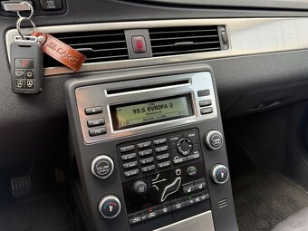 VOLVO V70 2.4 D5 136KW //2008 MOMENTUM MANUAL KŮŽE SERVISKA - 11