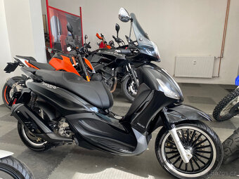 Piaggio Beverly 300 ABS POLICE = LIMITOVANÁ EDICE - 11