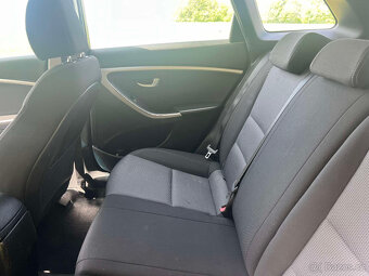 Hyundai i30 GDH r. v. 2015, najeto 219000 km - 11