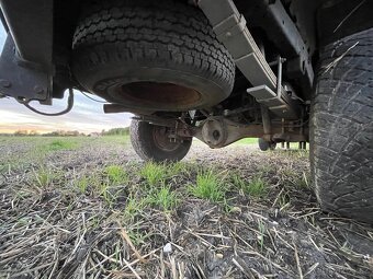 Toyota Hilux SR5 - 11