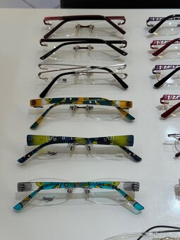 Kolekce 13 vrtaných brýlí – nové, nepoužité - 11