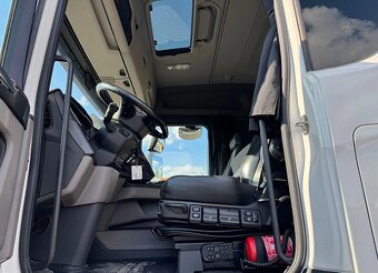 Scania R540 8x2/4 - valník s hydraulickou rukou FASSI - 11