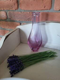 VÁZA-STAROBYLÁ- HUTNÍ SKLO FIALOVÁ- KRÁSNÝ DESIGN - 11