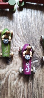 Dřevěné figurky a autíčka - 11