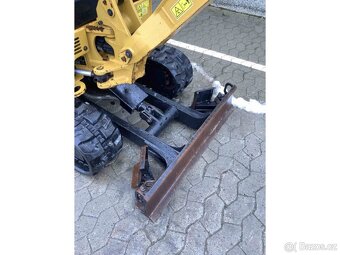 Minibagr CAT 302 CR - 11