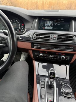 BMW F11 530 XDrive 190kW  r.v. 2014 - 11