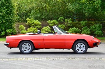 Alfa Romeo 2000 Spider Veloce (1981) - 11