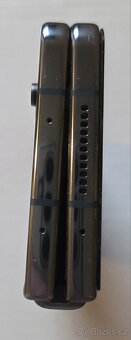 Samsung Galaxy Z Fold 4 poškozený - 11