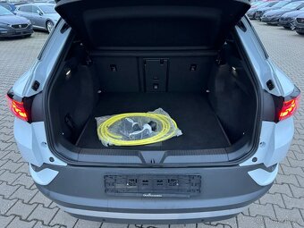 VW ID.4 150kw elektro,Matrix,360°kamery,panorama,head-up,ACC - 11