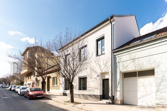 Pronájem bytu 1+kk s možností venkovního posezení / Po reko - 11