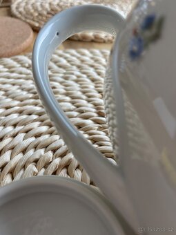 Stará porcelánová konvice - 11