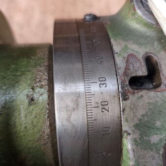 Dělící stůl (hlava) DECKEL pro nástrojařskou frézku - 11