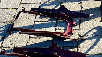 Jawa ČZ 125 175 kývačka - podsedlový rámeček - 11