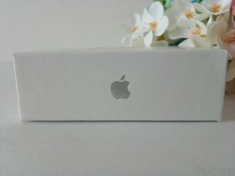Apple AirPods 3 s nabíjecím pouzdrem MagSafe. - 11