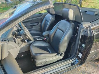 KRÁSNÝ Ford Focus cabrio // 2.0 16v // bez koroze - 11