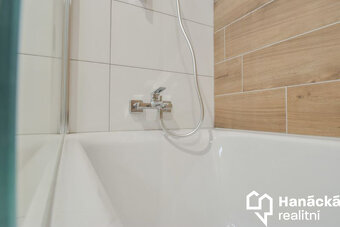 Prodej hezkého bytu 3+kk u Olomouce - 11