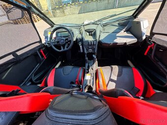 CAN-AM Maverick XRS TURBO RR - 11