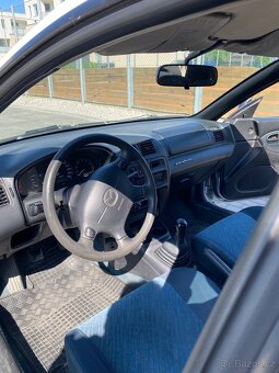 Mazda 323f - 11